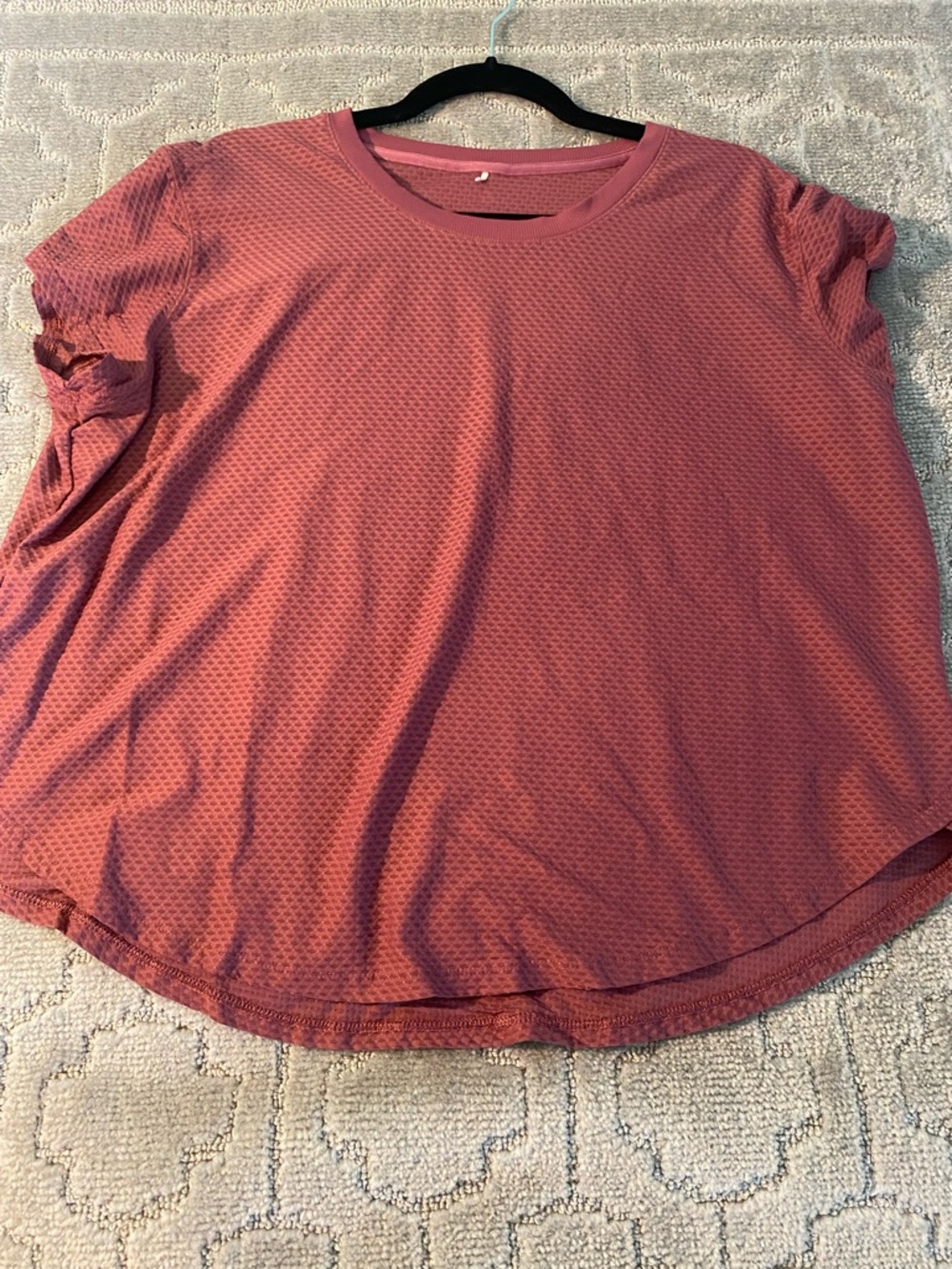 Womens Athletic Top Medium Mauve Textured Workout Shirt Loose Fit Yoga Gym